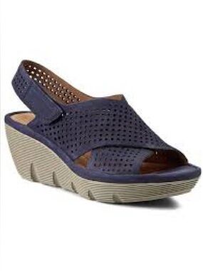 Clarks Sz 9 Navy Perforated Slingback Wedge Sandals